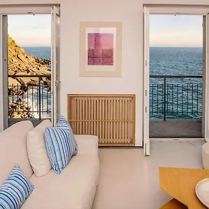 Carattino 12 Idyllic Seafront Retreat Apartment